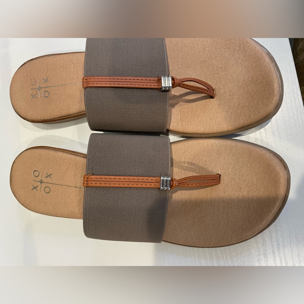 XOXO Women’s Tan Dress Sandals Flip Flop Size 9M